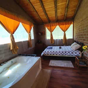 Bed and breakfast El Castillo Del Lobo Pululahua